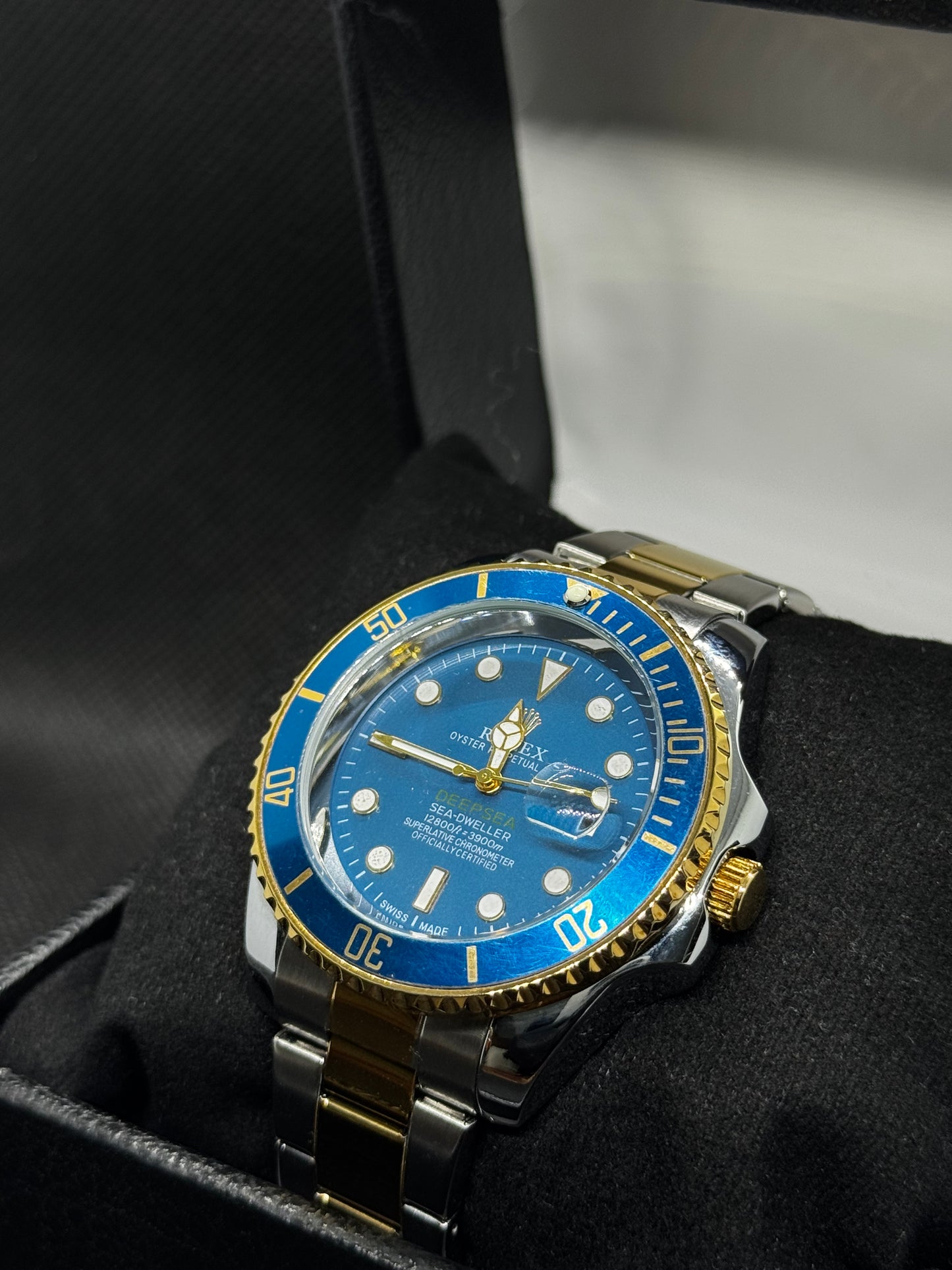 ROLEX Submariner TWO Tone Blue Dial stainless steel master lock date and time rotating dial