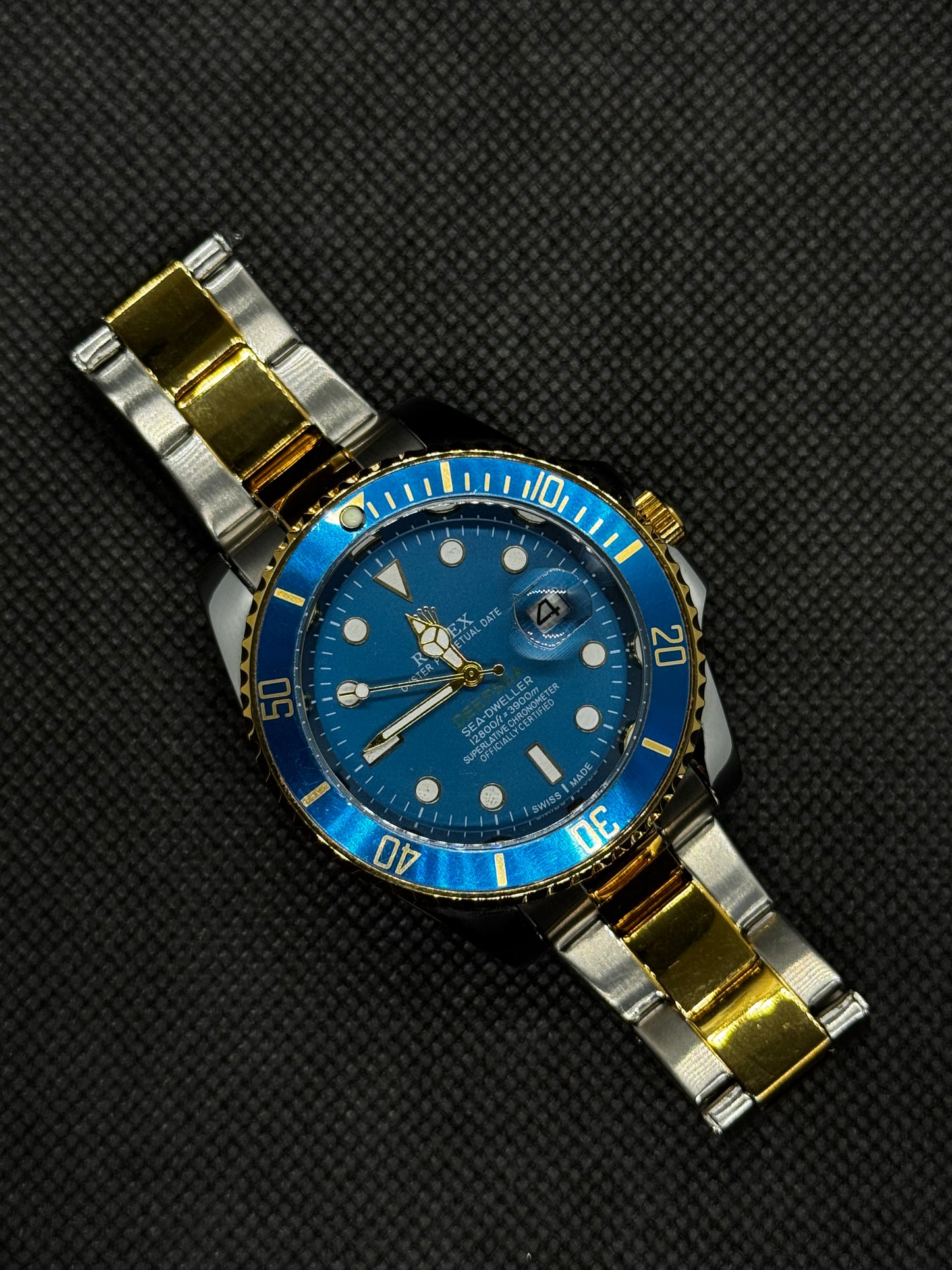 ROLEX Submariner TWO Tone Blue Dial stainless steel master lock date and time rotating dial