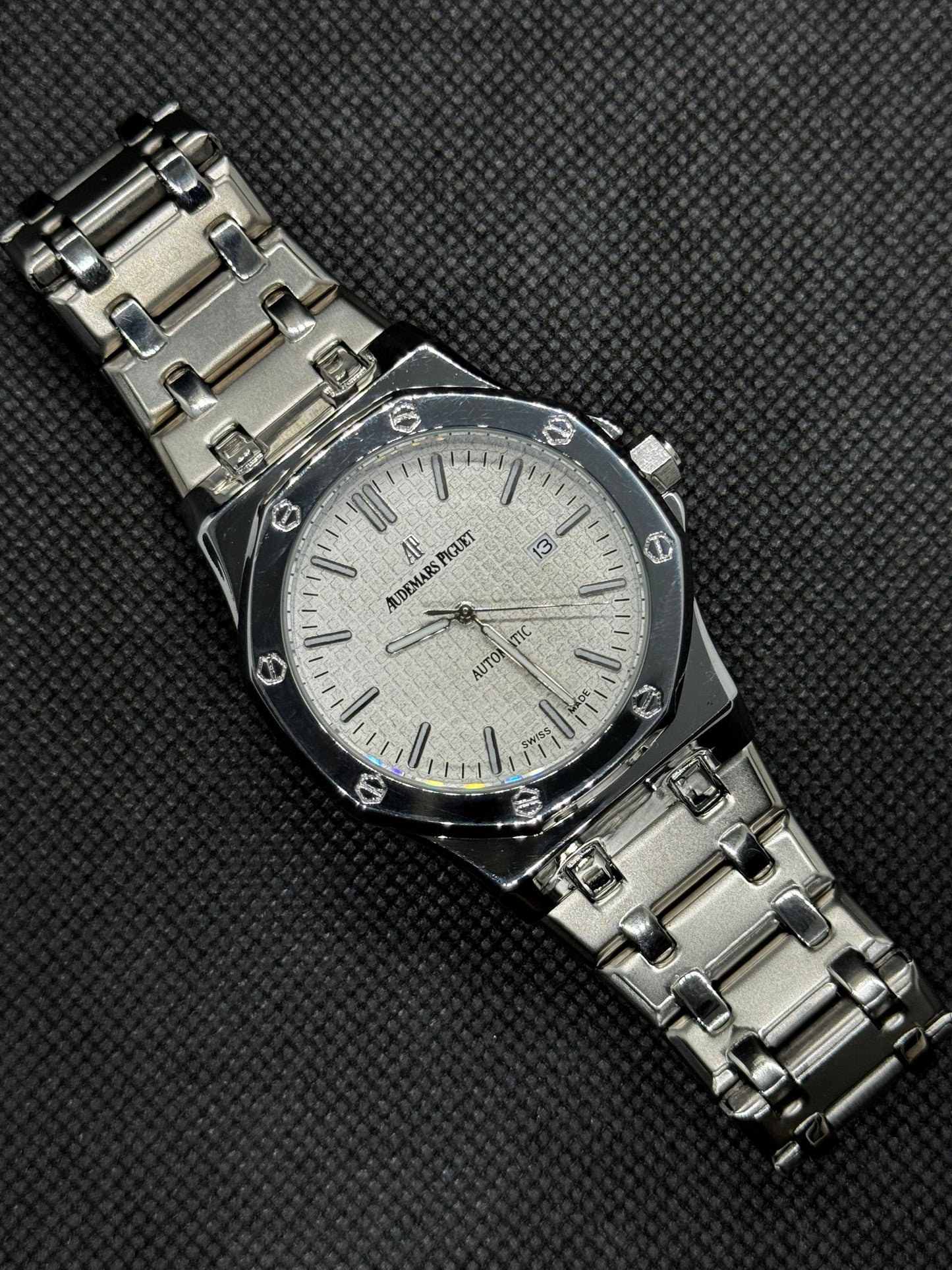 AP Automatic back dial Quarts movement white dial 40mm date working Stainless steel