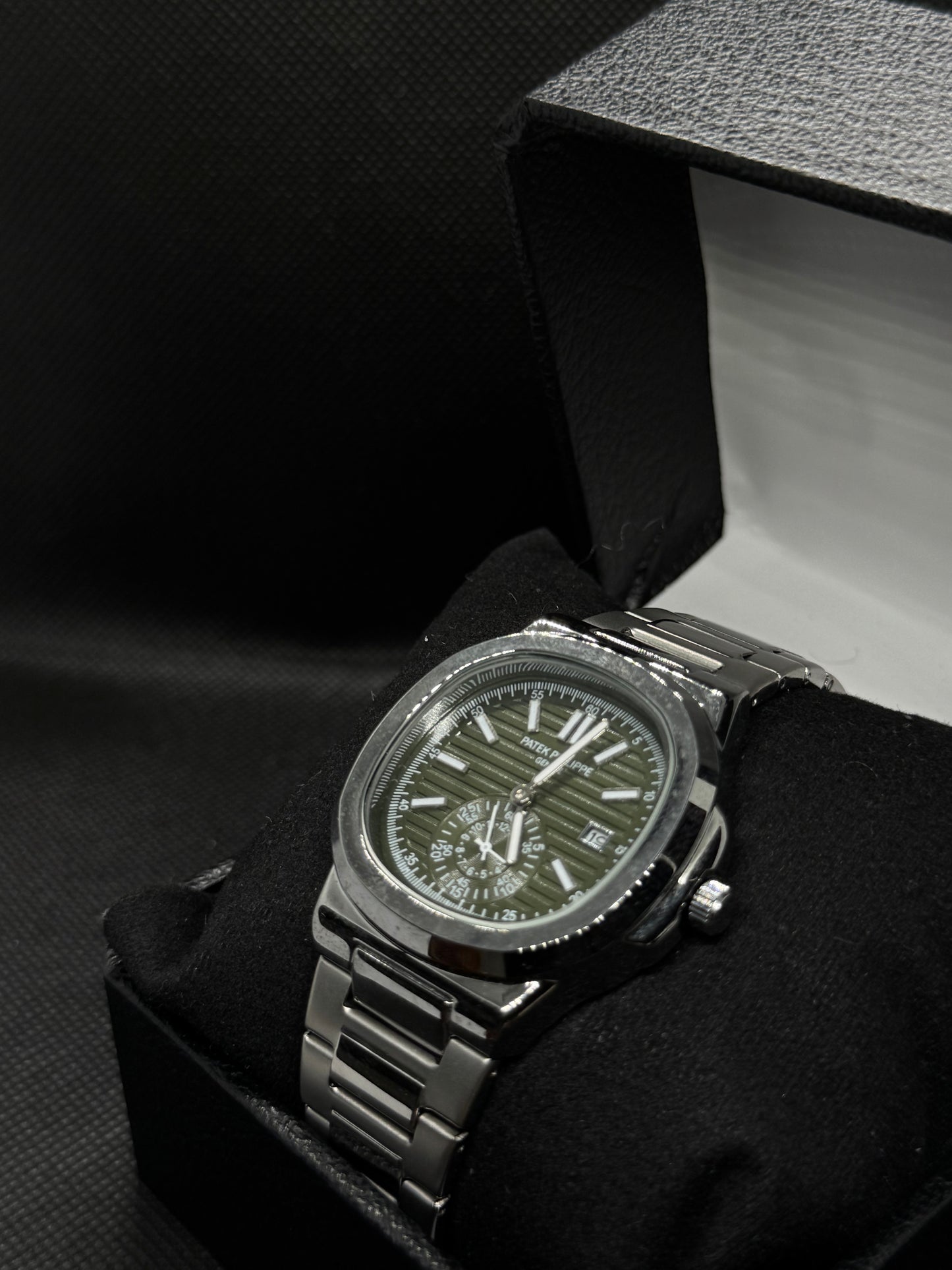 Patek Philippe Green Dial Date Working Stainless Steel