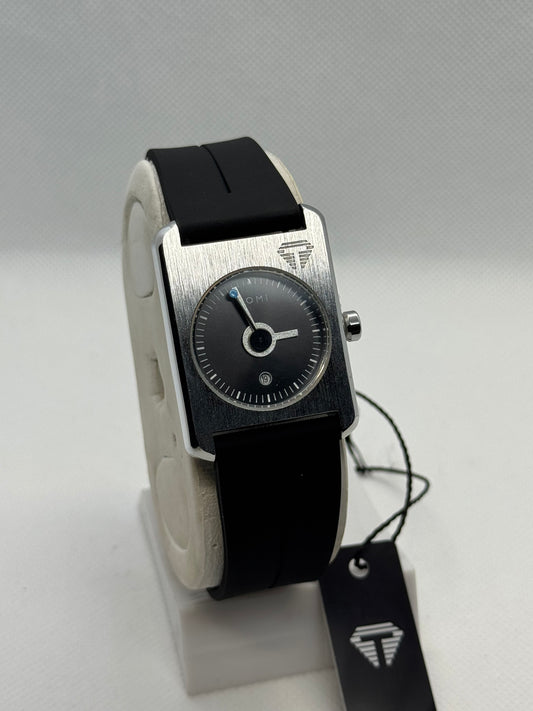 TOMIT_022 Magnet Lock Slicone Straps Tomi Tank Watch