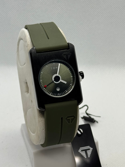 TOMI T_022 Magnet Lock Silicone Straps Tomi Tank Watch