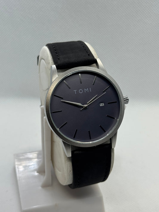 TOMI T-071 Watch For Men Date Quartz Round Shape Leather Straps