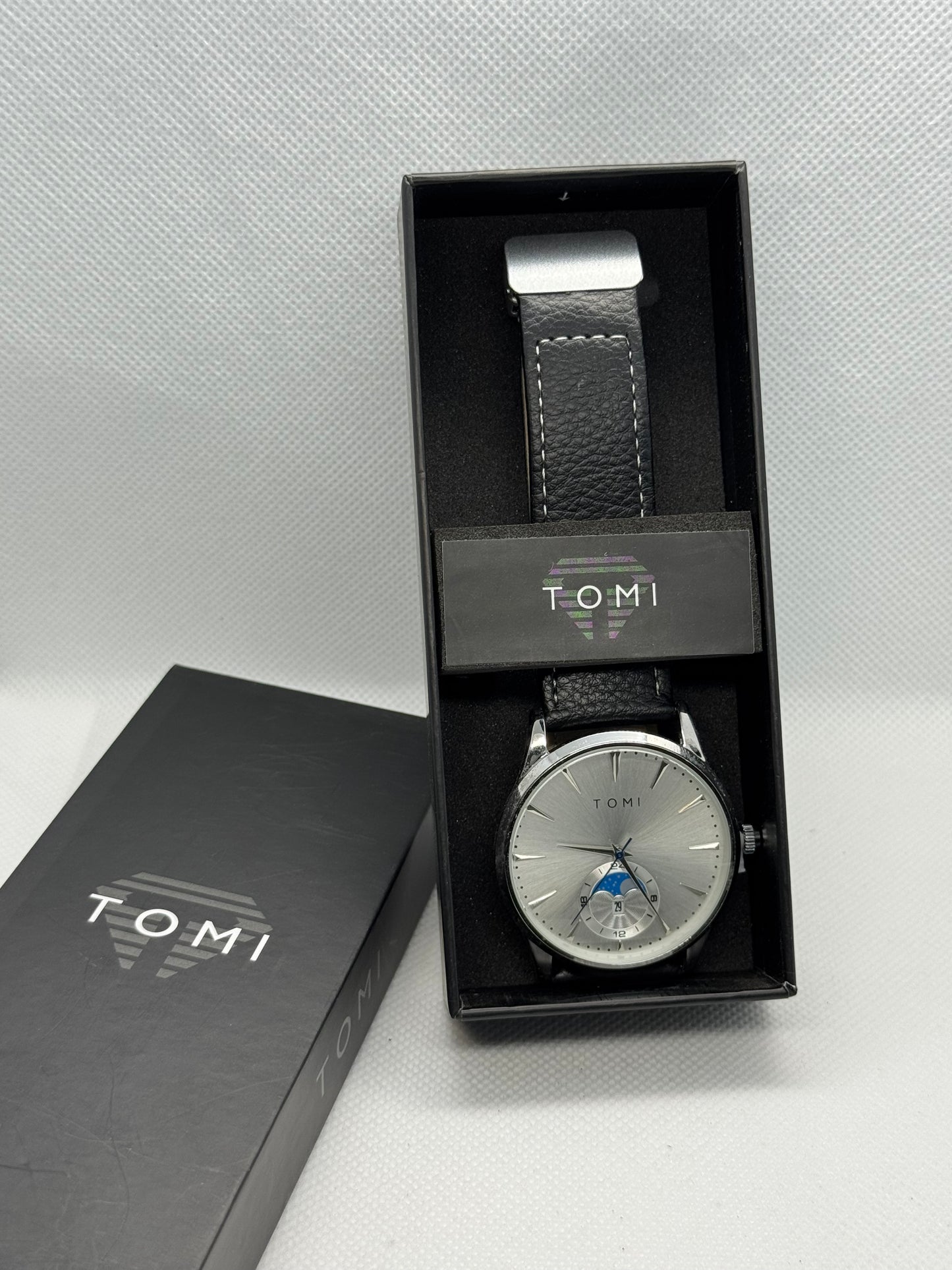 TOMI T_024 Magnet Lock Business Luxery Watch Leather Straps