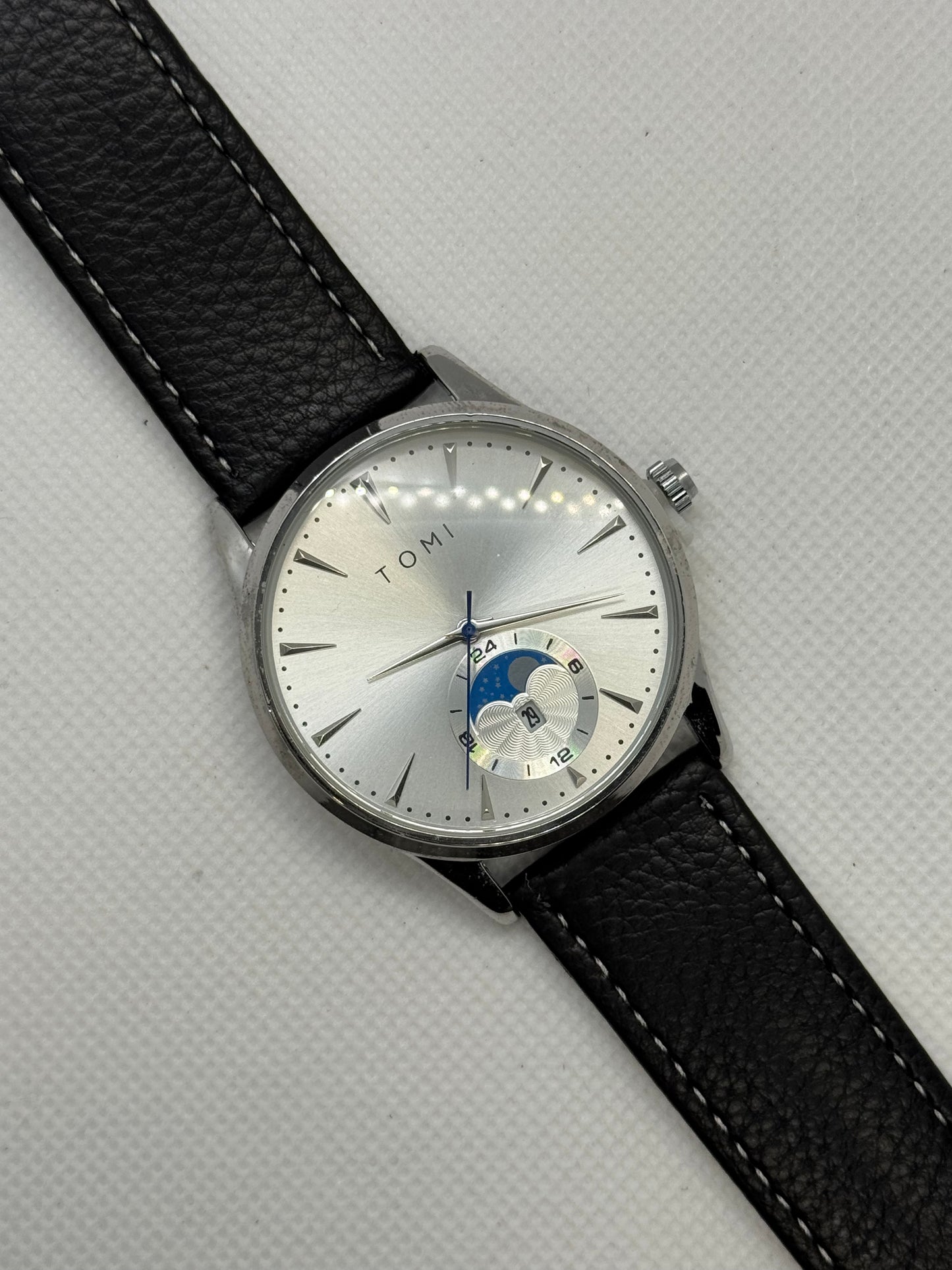 TOMI T_024 Magnet Lock Business Luxery Watch Leather Straps