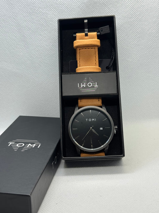 TOMI T-071 Watch For Men Date Quartz Round Shape Leather Strap