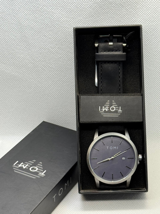 TOMI T-071 Watch For Men Date Quartz Round Shape Leather Straps