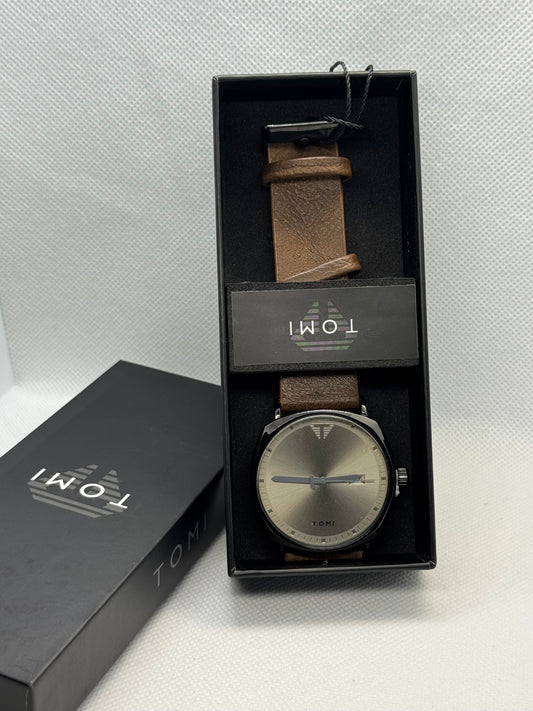 TOMI T_044 Men,s Watch Quarts Date Leather Strap